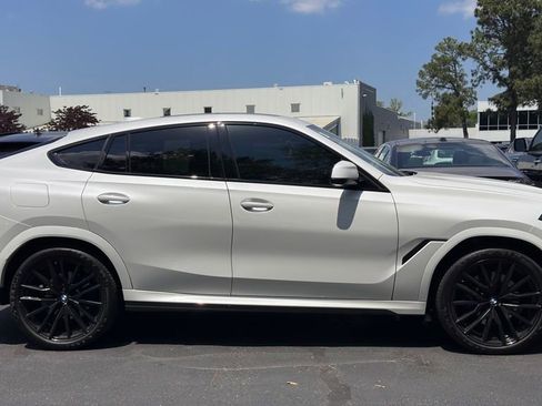 Certified 2025 BMW X6 xDrive40i w/ Executive Package AWD/4WD image 4