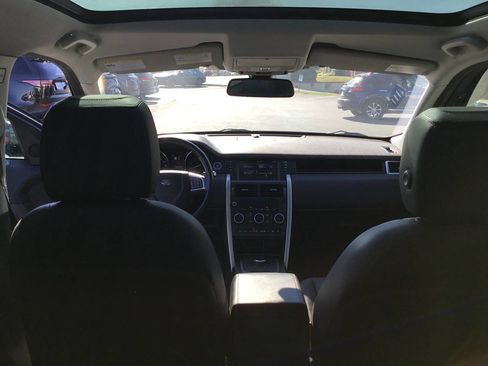 Used 2018 Land Rover Discovery Sport HSE image 28