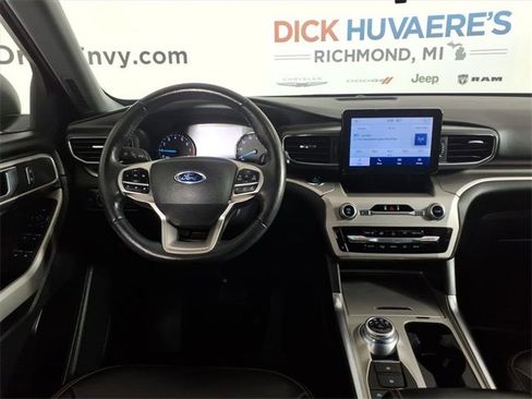 Used 2021 Ford Explorer XLT w/ Equipment Group 202A image 13