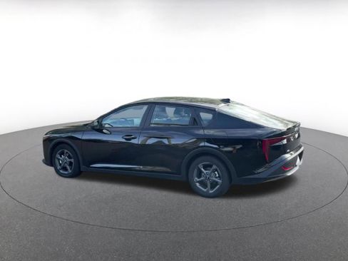 Used 2025 Kia K4 LXS image 9