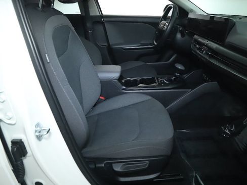Used 2025 Kia K4 FWD image 34