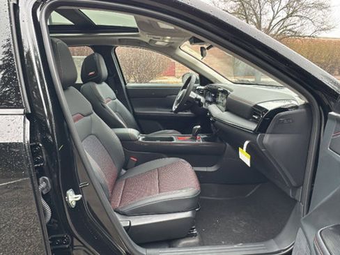 New 2025 Nissan Kicks SR w/ SR Premium Package image 9