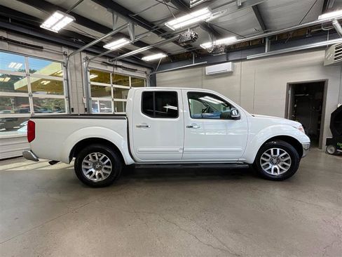 Used 2013 Nissan Frontier SL RWD image 6
