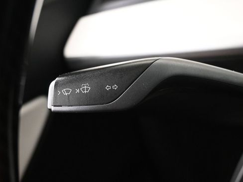 Used 2021 Tesla Model Y Long Range AWD/4WD image 21