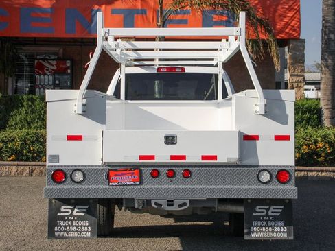 Used 2022 RAM 3500 Tradesman w/ Chrome Appearance Group AWD/4WD image 7