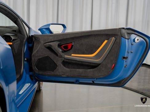 Used 2023 Lamborghini Huracan Tecnica image 39