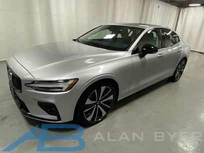 Used 2022 Volvo S60 B5 Momentum w/ Premium Package