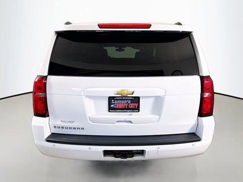 Used 2016 Chevrolet Suburban LS RWD image 7