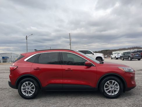 Certified 2021 Ford Escape SE w/ Cold Weather Package image 2