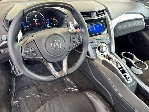 Used 2017 Acura NSX AWD/4WD image 4