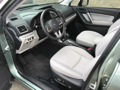 Used 2018 Subaru Forester 2.5i Premium w/ All-Weather Package image 5