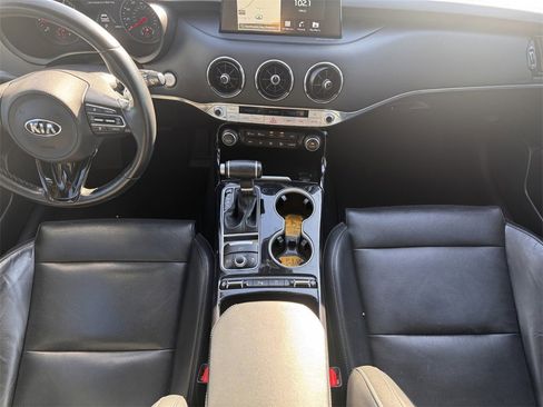 Used 2019 Kia Stinger Premium image 29