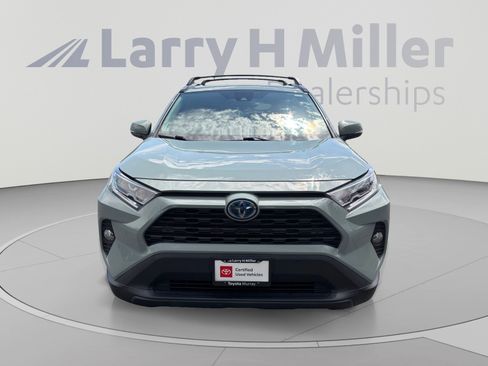 Used 2021 Toyota RAV4 XLE Premium AWD/4WD image 8