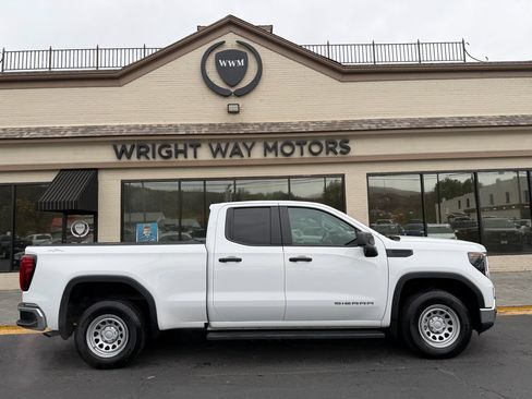 Used 2024 GMC Sierra 1500 Pro w/ Pro Value Package image 2