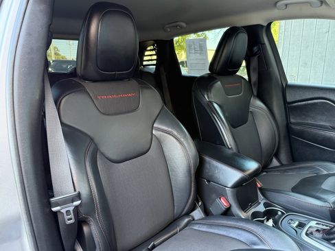 Used 2017 Jeep Cherokee Trailhawk w/ Comfort & Convenience Group image 23