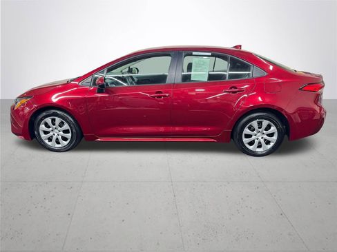 Used 2024 Toyota Corolla LE image 3