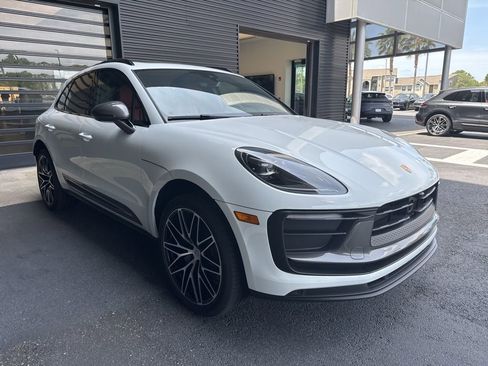 Certified 2026 Porsche Macan Turbo AWD/4WD image 4