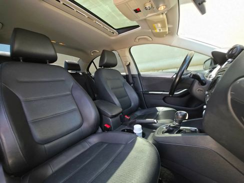 Used 2015 Volkswagen Jetta SE FWD image 16