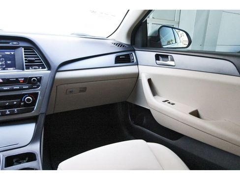 Used 2017 Hyundai Sonata SE FWD image 10