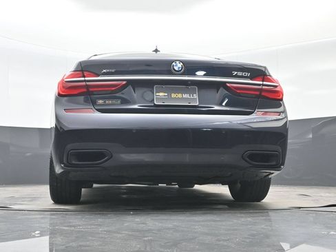 Used 2018 BMW 750i xDrive AWD/4WD image 32