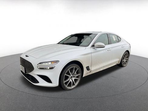 Used 2025 Genesis G70 2.5T image 3