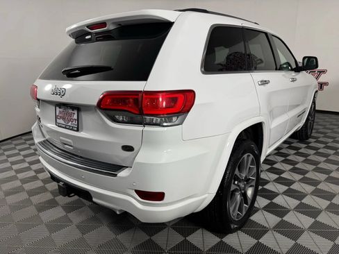 Used 2018 Jeep Grand Cherokee Overland AWD/4WD image 32