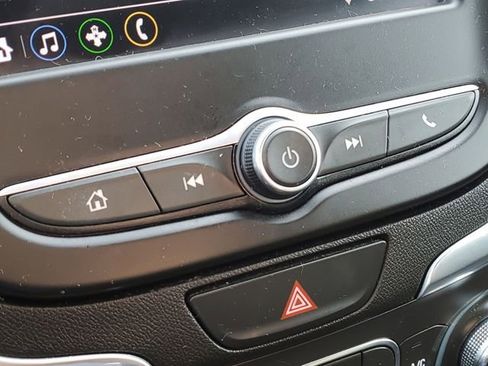 Used 2021 Chevrolet Equinox LT w/ LPO, Blackout Package image 18