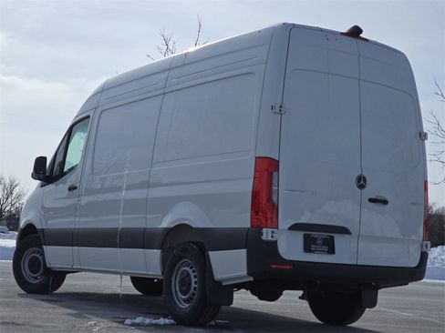 Used 2025 Mercedes-Benz Sprinter 2500 image 11