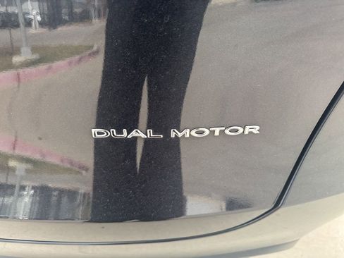 Used 2024 Tesla Model Y Long Range image 17