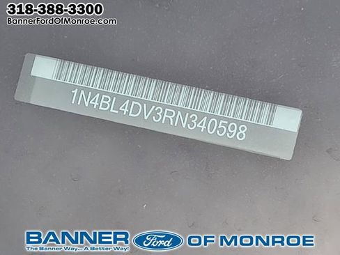 Used 2024 Nissan Altima 2.5 SV image 13