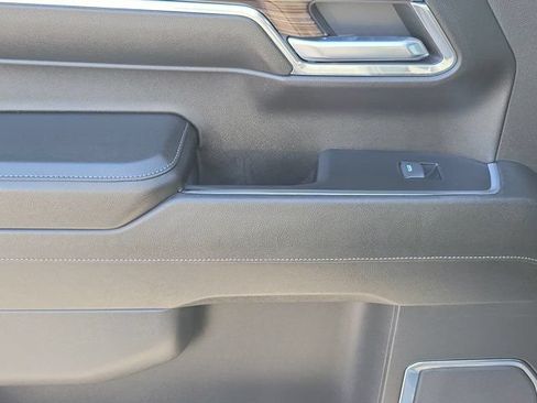 Used 2024 Chevrolet Silverado 1500 LT Trail Boss w/ Convenience Package II AWD/4WD image 10