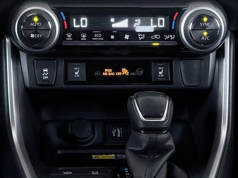 Used 2024 Toyota RAV4 XLE Premium image 15