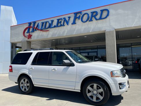 Used 2017 Ford Expedition Limited w/ Equipment Group 301A AWD/4WD image 1
