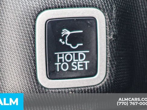 Used 2025 Jeep Grand Cherokee Altitude AWD/4WD image 24