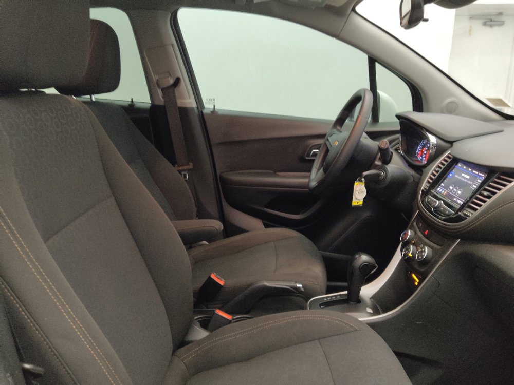 Used 2020 Chevrolet Trax LS w/ LPO, Protection Package FWD image 21