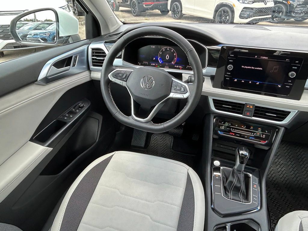 New 2026 Volkswagen Taos SE FWD image 9