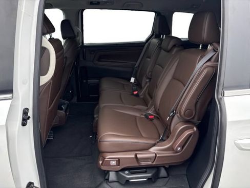 Used 2025 Honda Odyssey Touring image 12
