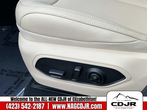 New 2025 Jeep Grand Cherokee L Limited w/ Luxury Tech Group II image 25