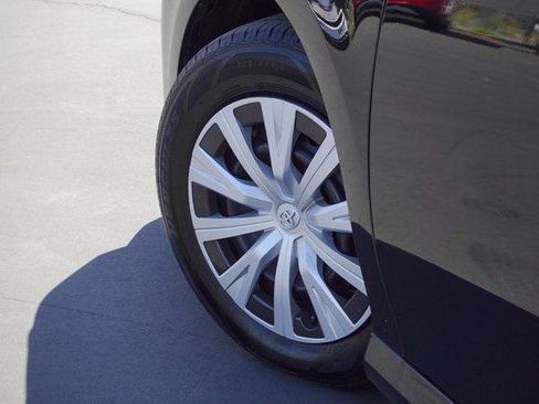 Certified 2019 Toyota Camry LE image 13