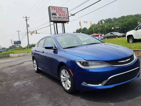 Used 2017 Chrysler 200 Limited Platinum FWD image 3