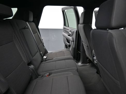 Used 2023 GMC Yukon SLE w/ Gmc Pro Safety Plus Package image 22