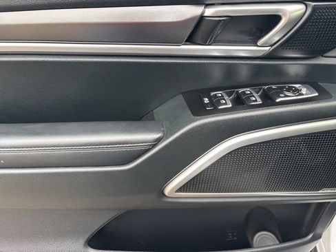 Used 2025 Kia Telluride S image 12