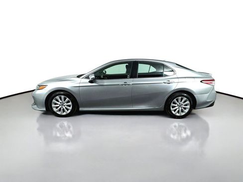Used 2019 Toyota Camry LE FWD image 2