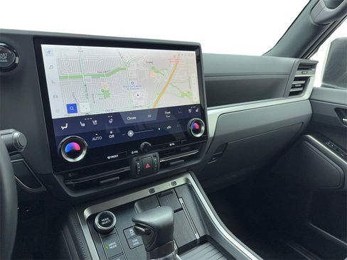 Used 2024 Lexus GX 550 image 25