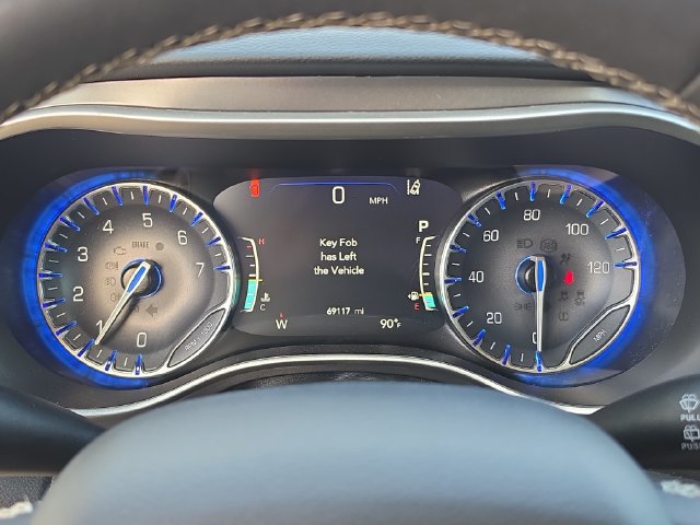 Used 2024 Chrysler Pacifica Touring-L FWD image 20