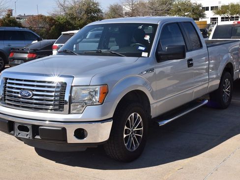 Used 2012 Ford F150 XLT w/ XLT Chrome Pkg image 2