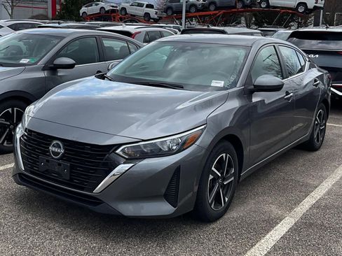 Used 2024 Nissan Sentra SV image 3