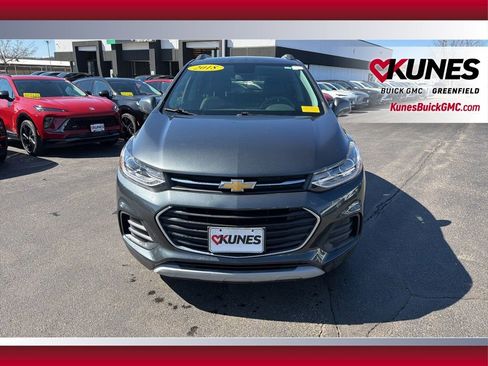 Used 2018 Chevrolet Trax LT w/ LT Convenience Package AWD/4WD image 12