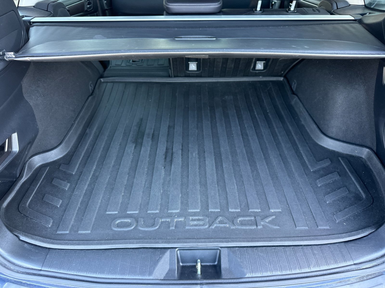 Used 2018 Subaru Outback 2.5i Limited AWD/4WD image 16