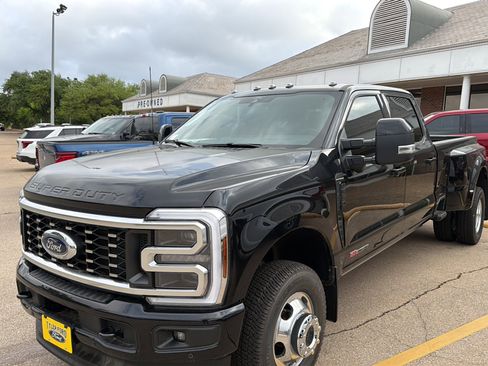 New 2026 Ford F350 Platinum AWD/4WD image 4